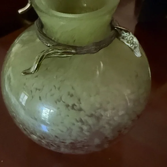 Jay Strongwater Olive Green Vase with Purple Butterfly - Picture 4 of 4